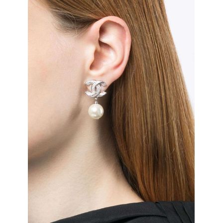 chanel cc pearl earrings